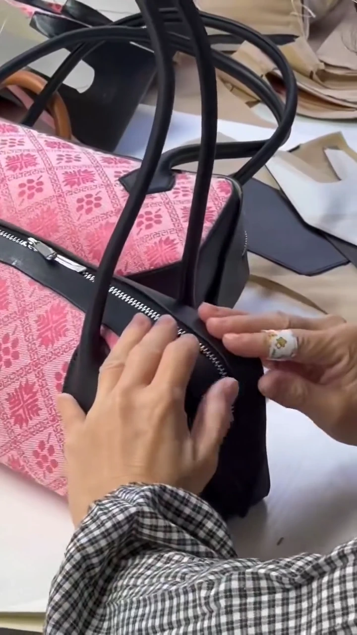 Bag assembly and finished detail — original supplier material
